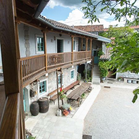 Apartments Valentinus 1800 Sežana Dış mekan fotoğraf