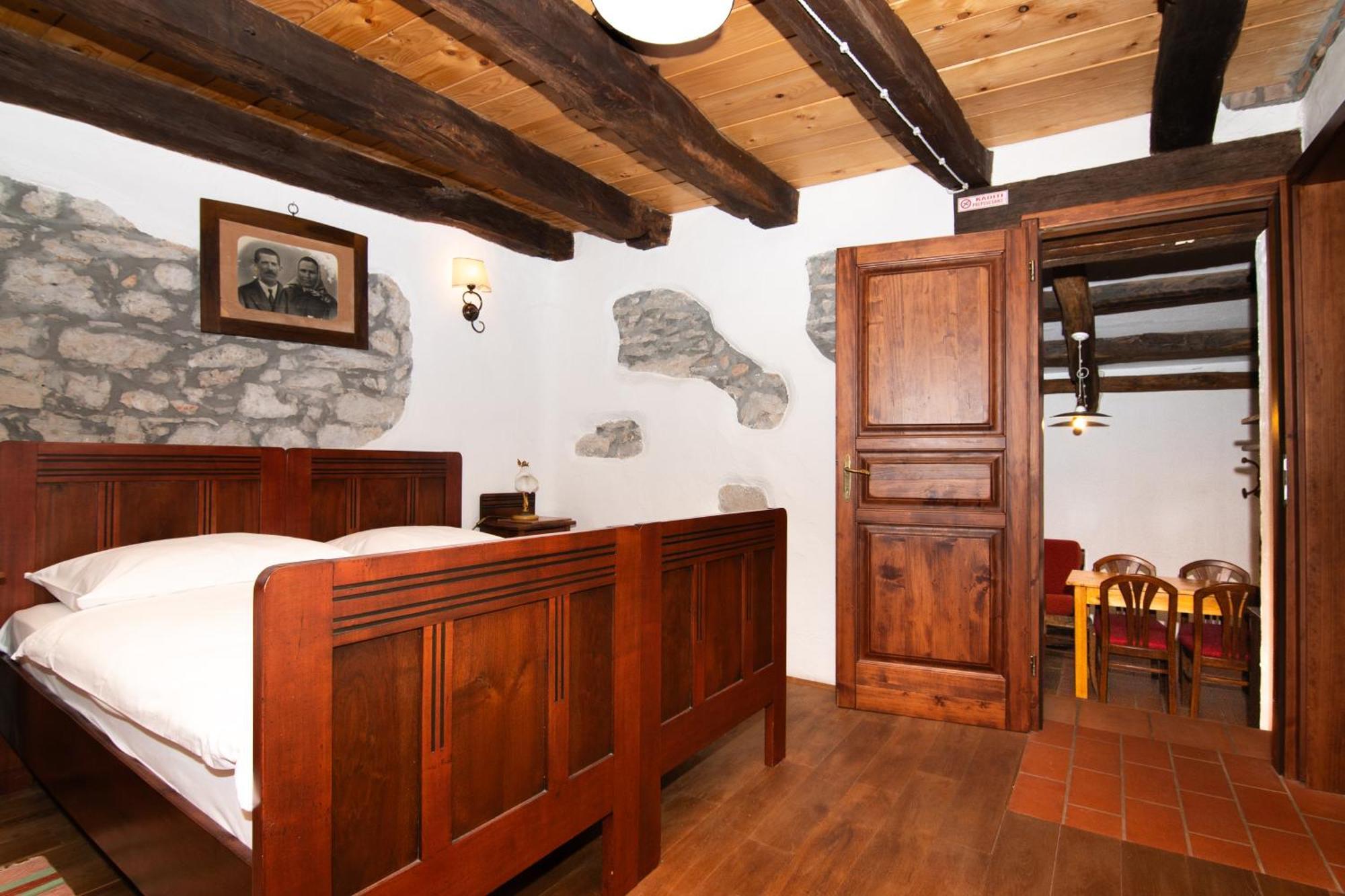 Apartments Valentinus 1800 Sežana Dış mekan fotoğraf