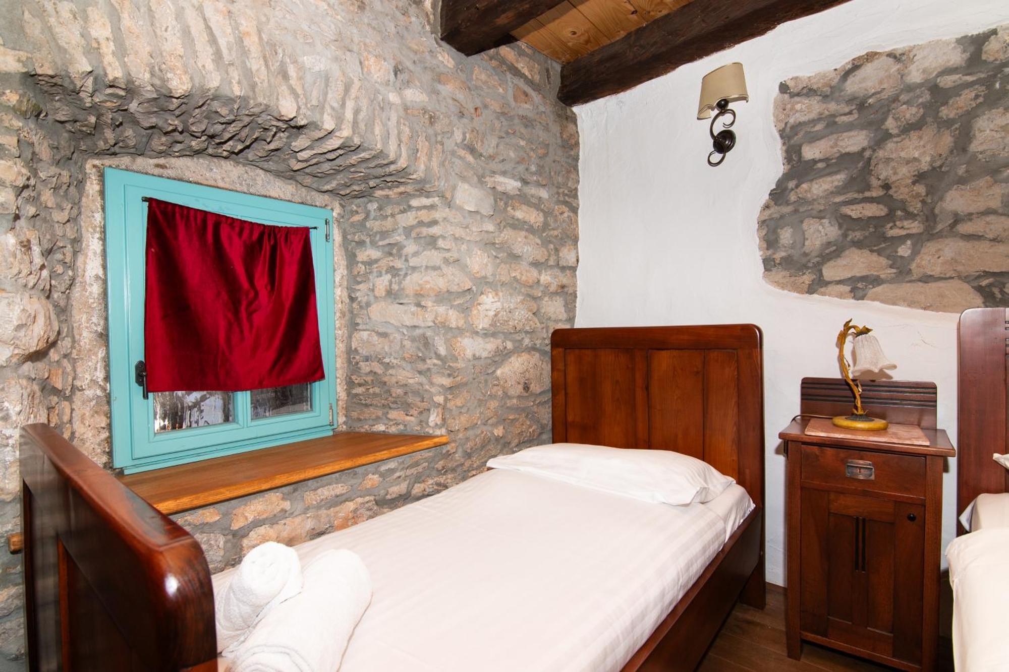 Apartments Valentinus 1800 Sežana Dış mekan fotoğraf