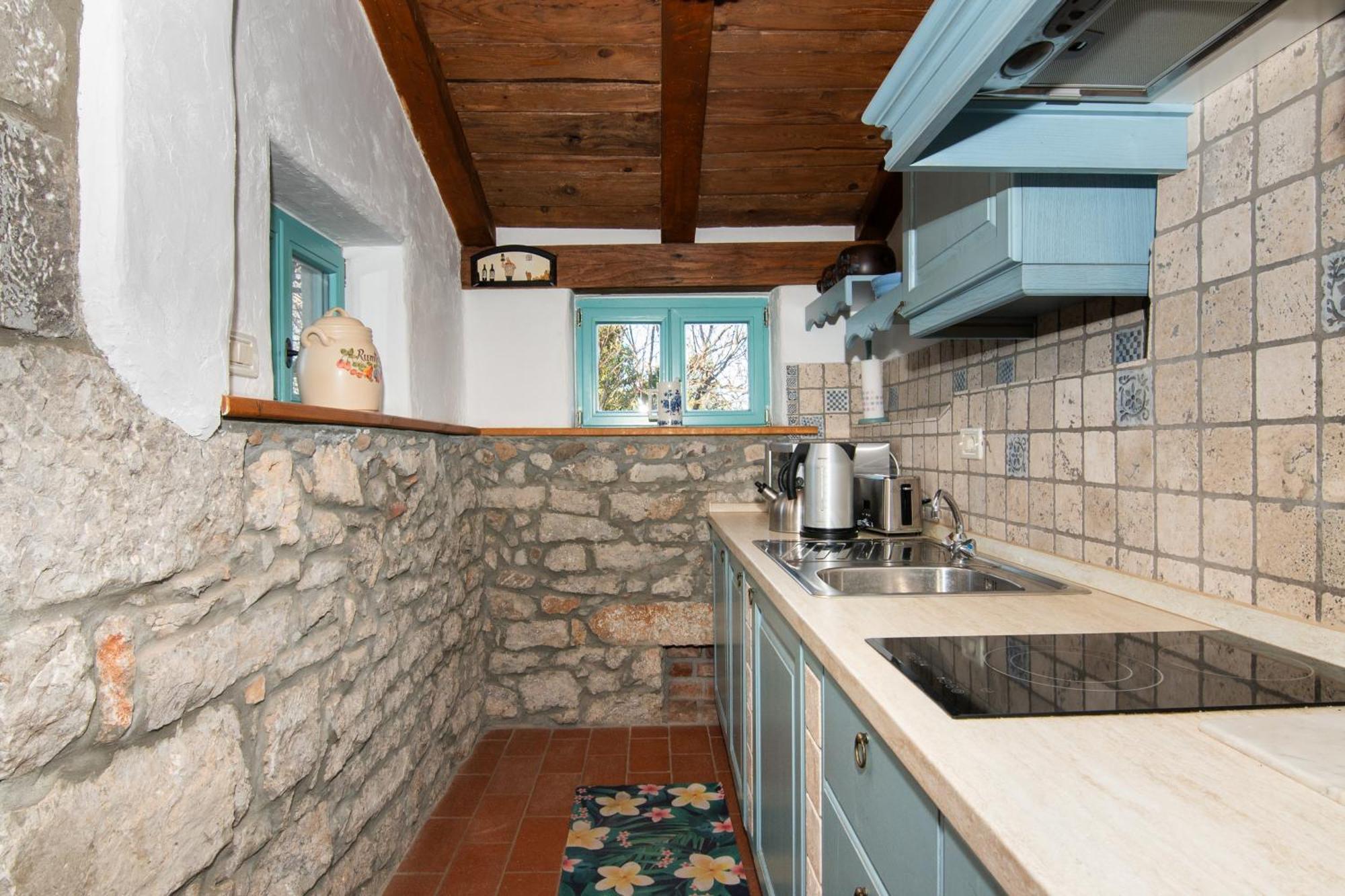 Apartments Valentinus 1800 Sežana Dış mekan fotoğraf
