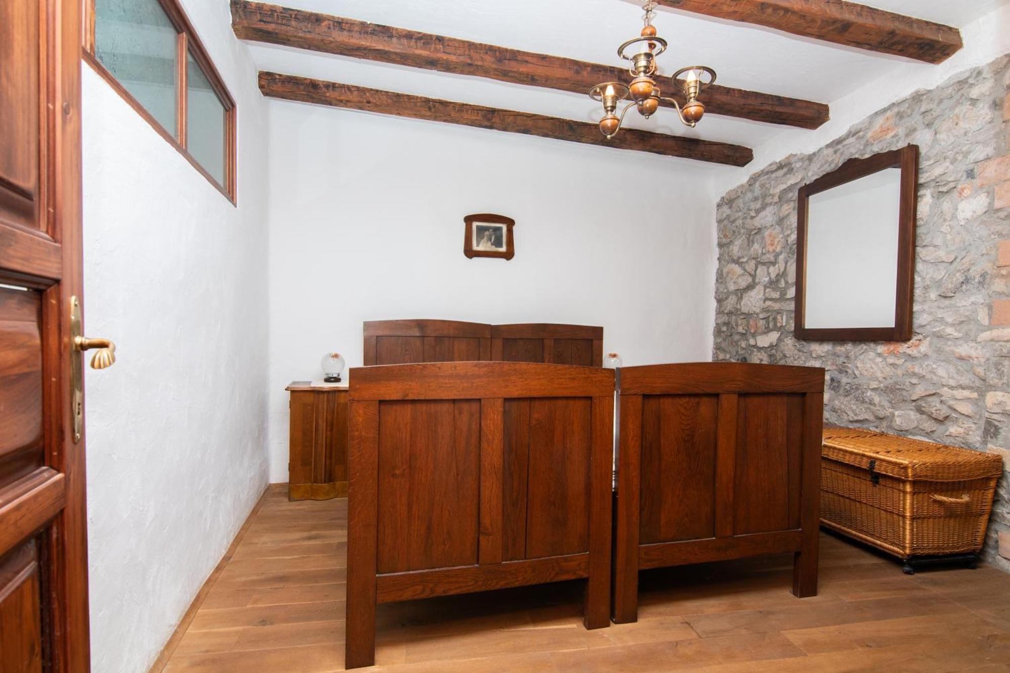 Apartments Valentinus 1800 Sežana Dış mekan fotoğraf