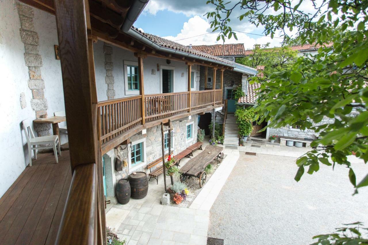 Apartments Valentinus 1800 Sežana Dış mekan fotoğraf